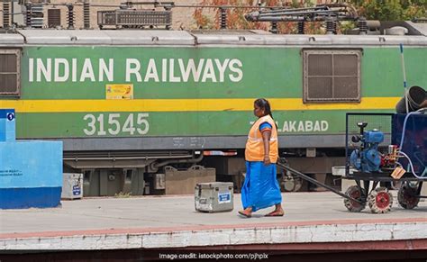 Railway Bharti 2022: दसवीं पास वालों के लिए रेलवे में नौकरी पाने का ...