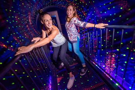 Take a look inside the trippy Museum of Illusions opening in NYC this ...