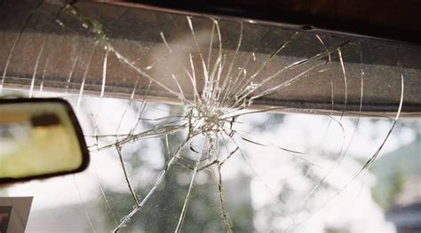 钢化玻璃强度为何那么高 汽车玻璃被砸为什么不碎,行业资讯-中玻网