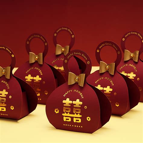 订婚礼物用什么包最新素材