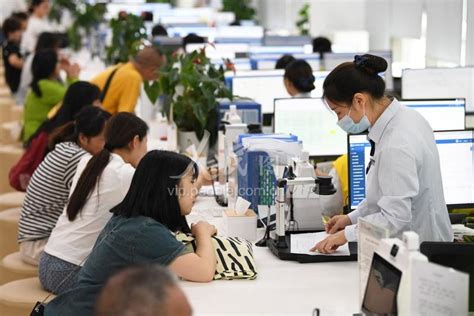 贵州贵阳：政务服务提档升级 营商环境持续优化-人民图片网