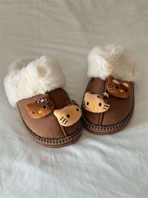 Hello Kitty Ugg Slippers – Luxandluxy