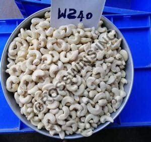 W320 Whole Cashew Nuts Exporters and Suppliers from Kollam