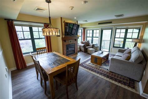 Deluxe Two Bedroom Suite Rm 348 - Condominiums for Rent in Vernon ...