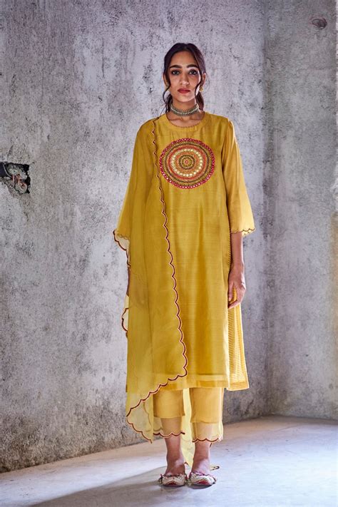 YELLOW MUSTARD ORGANZA SILK SCALLOP DUPATTA – SHIVANI BHARGAVA