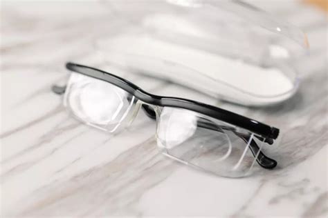 一副可以戴一辈子的可随意调节度数的眼镜-格物者-工业设计源创意资讯平台_官网