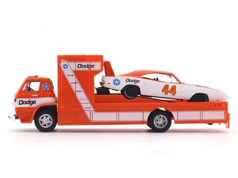 1968 Dodge L600 Race Hauler & 1969 Charger Daytona 1:64 M2 Machines ...