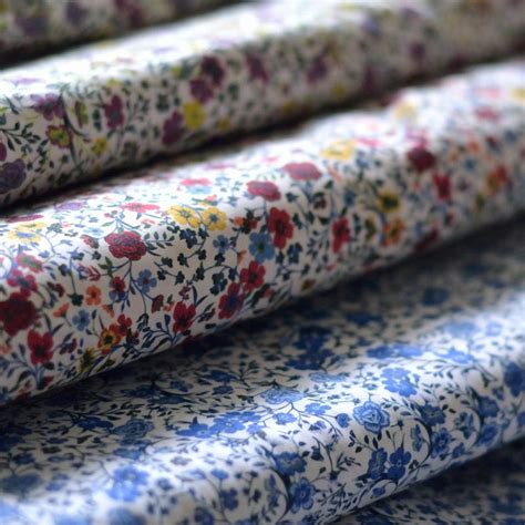 Tissus fleurs bleues coton - A&A Patrons