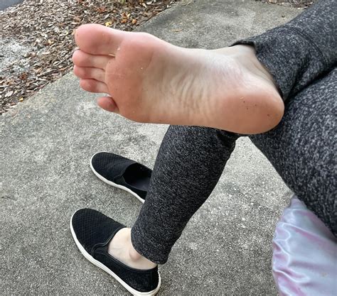 Stopping outside to show you my sweaty sole : r/PublicFeetPics