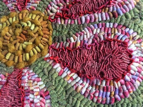 Rug Hooking Patterns 的图像结果