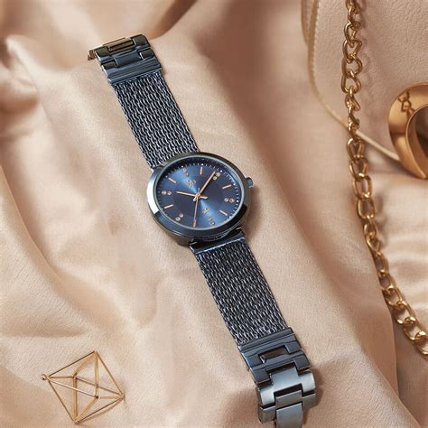 Buy Online Fastrack Vyb Flare Quartz Analog Blue Dial Metal Strap Watch ...