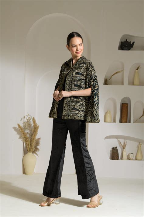 Nazam Thread-work & Swarovski Embroidered Cape – Ridhi Kapoor Label