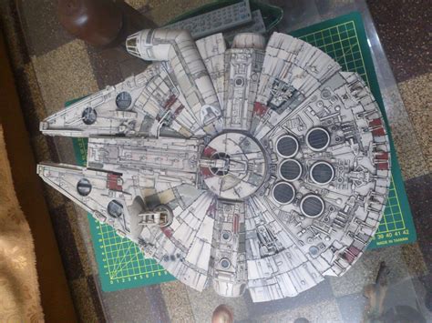 Millennium Falcon Model, Perfect Grade, Star Wars Models, Naive, Bandai ...