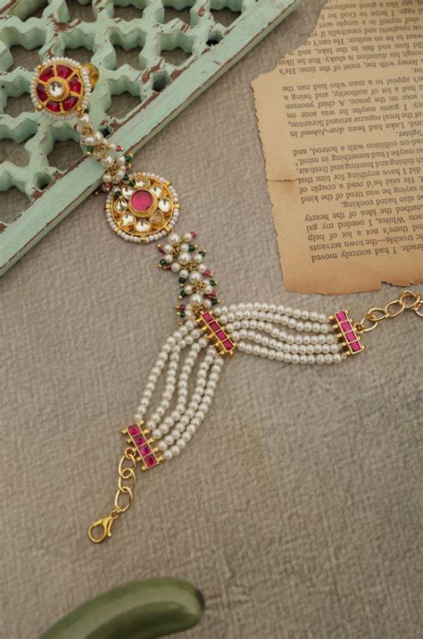 Aven Red Kundan Hathphool Bracelet – Do Taara