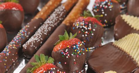 Dark Chocolate Dipped Strawberries & Snacks | NESTLÉ® TOLL HOUSE®
