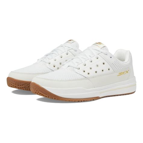 Zappos Summer Shoe Sale Has Major Discounts on Brooks, On, New Balance