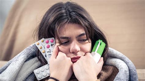 Postpartum Fever Symptoms Causes Treatment in Hindi | ड‍िलीवरी के बाद ...