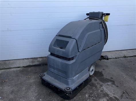 TENNANT FLOOR SWEEPER: STOCK #14006
