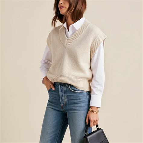 20+ White Button-Down Outfits You’ll Fall in Love With