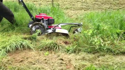 HONDA UM 536   Tosaerba sfalciatutto   Prova in pendenza  