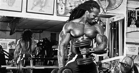 How To Train And Eat During Ramadan To Maintain Muscle Gain