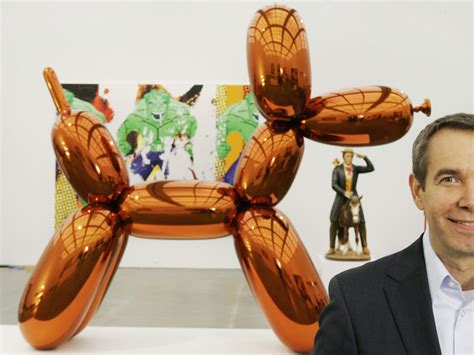 A Jeff Koons ‘balloon dog’ sculpture was knocked over and shattered in ...