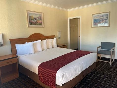 RIVERSIDE INN & SUITES (Santa Cruz) - Hotel Reviews, Photos, Rate ...