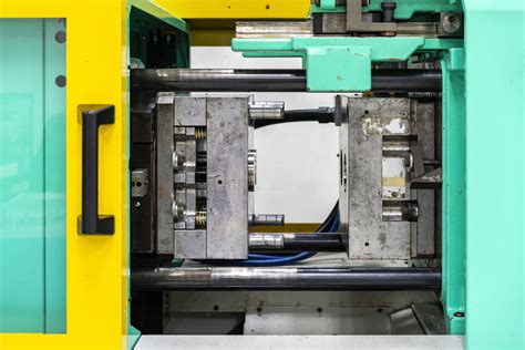 Plastic Injection Molding Machine 的图像结果