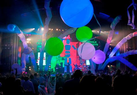 Download Show Pictures 1600 x 1120 | Wallpapers.com