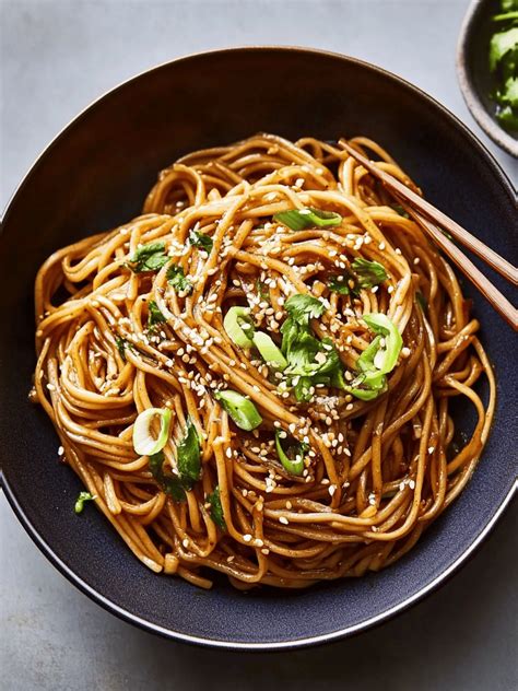 Easy Hoisin Garlic Noodles: A Delicious Weeknight Meal