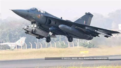 Malaysia chooses Korean FA-50 over India's Tejas for its air force ...