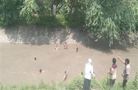 महेन्द्रगढ़ में दंपति ने बच्चों सहित नहर में कूदकर की आत्महत्या, सुसाइड ...