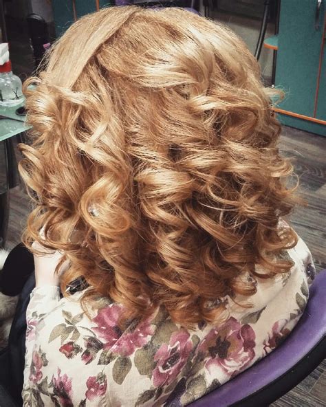 Loose Curls For Medium Hair: How to Curl Medium Length Hair - LadyLife