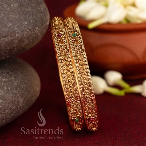 Sasitrends | Antique Matte Gold Floral and Geometric AD Kemp Bangles
