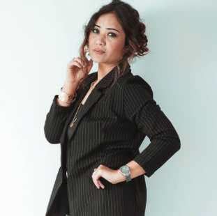 Neha Sharma Content Creator Age, Movies, Boyfriend, Height, Photos