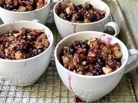 Berry Crisps with Streusel - Alton Brown