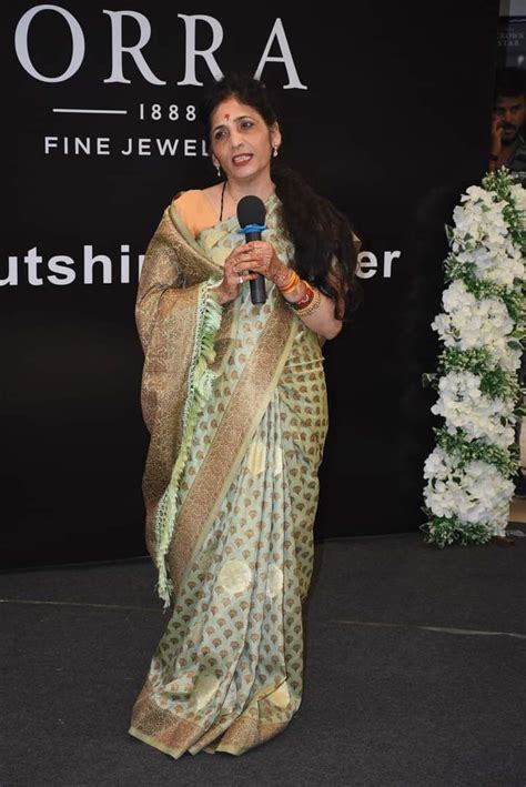 "सीमा भारद्वाज: स्वदेशी का परचम लहराने वाली, Orra के मंच पर छा गईं!"