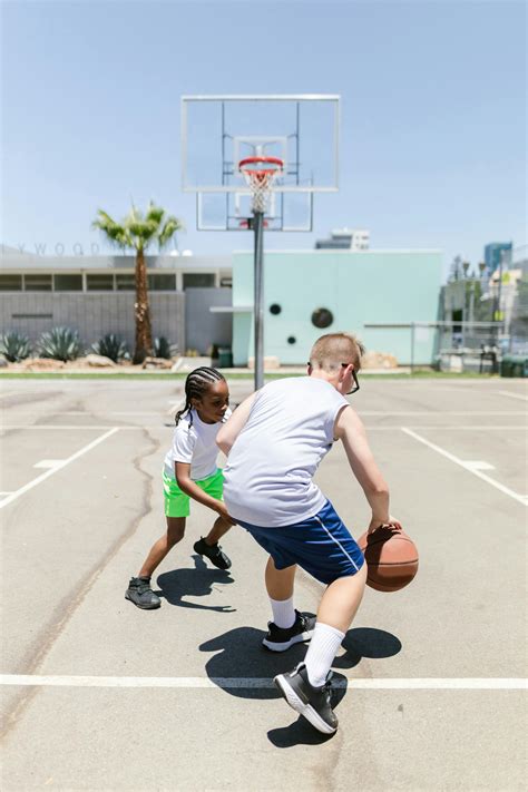 Kids Playing Basketball Pictures