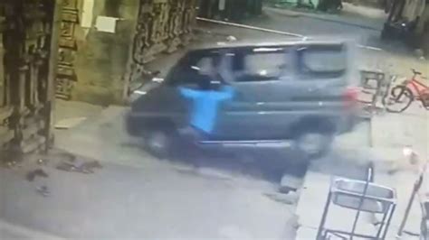 Viral Video: Brand New Car Crashes Into Temple Pillar Minutes After ...