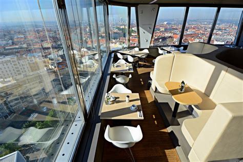 Oblaca | Avantgarde Prague