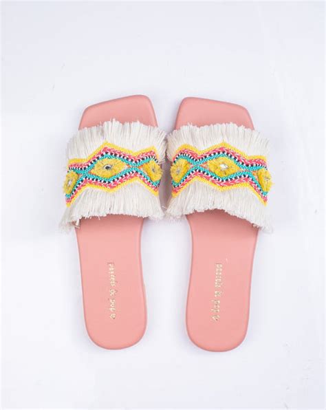 Cancun: Soft & Comfortable Pink Slide Online - Pastel & Pop
