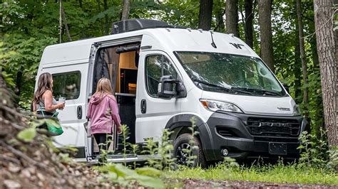 Winnebago Solis Pocket , una camper compacta con baño integrado