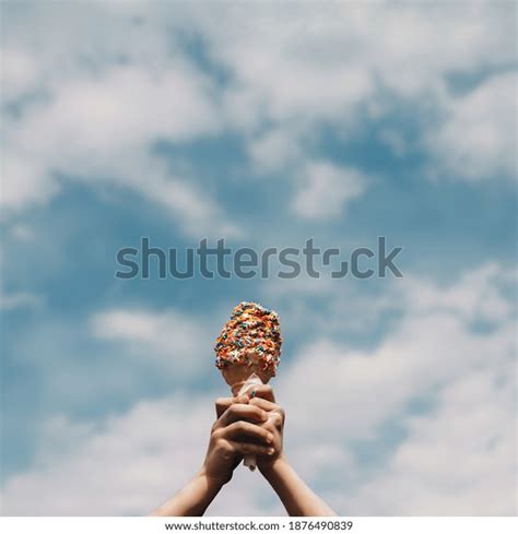 14,153 香草天空 Images, Stock Photos, 3D objects, & Vectors | Shutterstock