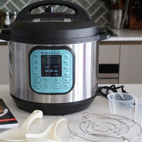 How To Use an Instant Pot Trivet [Tips & More] - A Pressure Cooker Kitchen