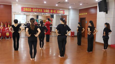 国际超模班_高阶课程_上海新时代模特学校 | 新时代精英模特培训基地