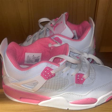 Air Jordan 4 Pink Oreo Size 6 Reliable... - Depop