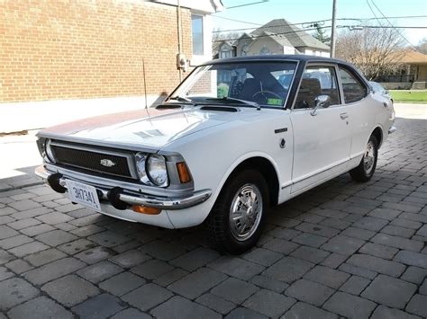 Mini Hemi: 1972 Toyota Corolla Deluxe Coupe