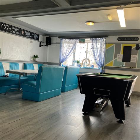 W KINGS ARMS (Holyhead, Wales) - Specialty Inn Reviews & Photos ...