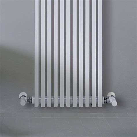 Hydraulic radiator in steel with traffic white finish