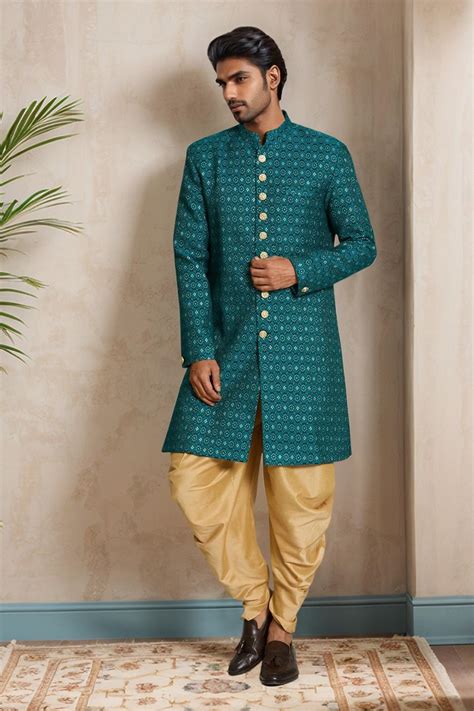 55+ Dapper Engagement Outfits for Men in 2025